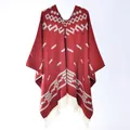 Poncho rosso in maglia stile western con eleganti motivi geometrici e frange bianche - 130x150cm / Pullover Western Rosso