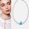 Collier ras du cou élégant avec pendentif baleine en verre bleu et perles blanches. - Collier Dauphin Perle Coquillage