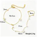 Bracciale ad anello minimalista in acciaio inossidabile dorato con fiori di perle - Stile Perla e Fiore Bianco (E2289)