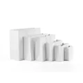 Vista detallada que muestra varios tamaños de bolsas de regalo de cartulina blanca de alta calidad - 12cmx5.7cmx16cm (Vertical) / Blanco
