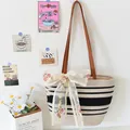 Sac cabas tissé rayé avec un grand nœud en dentelle florale et des anses marron - Doublure à Cordon / Haut 37xBas 24xHauteur 26 / Crème/Noir