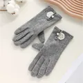 Grijze warme winterhandschoenen voor dames met elegant borduurwerk en parelaccenten - Bloemenborduurwerk Parel Stijl (026) / Grijs