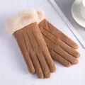 Bruine suède winterhandschoenen met dikke imitatiebont manchetten en warme voering - Hertenleer-look Lange Bontmanchet Stijl (251) / Beige