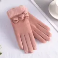 Elegante roze suède winterhandschoenen voor dames met strikaccent en pluche imitatiebont - Strik Bontmanchet Stijl (253) / Roze