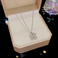 Collier trèfle à quatre feuilles en argent avec pétales en zircon en forme de cœur. - Acier Titane X641 Couleur Argent.