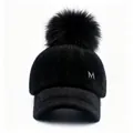 Elegante gorra de béisbol de invierno en piel sintética negra con pompón y detalle M. - Talla adulto (58CM ajustable) / Negro