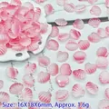 Detailopname van roze schelpvormige kralen voor het maken van DIY-sieraden, 16x18x6mm - Sint-jakobsschelp Stijl (L322) / 16x18x6mm / Rozeachtig