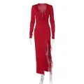 Robe longue rouge élégante et ajustée à manches longues avec col en U et fente latérale - Rouge