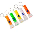 Bunte Mini-LED-Taschenlampen-Schlüsselanhänger für Outdoor und Notfälle im Alltag - S / 6.5x2.2cm / Zufällige Mehrfarbigkeit