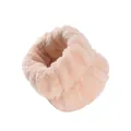 Primo piano di un polsino in flanella color albicocca per il lavaggio del viso e cura della pelle - 67 - Beige (Polsino singolo)
