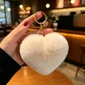 Portachiavi di lusso in peluche a forma di cuore bianco crema con morbida trama per borse - Cuore Beige