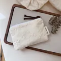 Pochette de maquillage en coton et lin avec une broderie florale et pompon marron - Broderie florale romantique / Blanc Cassé
