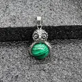 Pendaglio gufo in argento antico con pietra di malachite a strisce verdi - Ciondolo Solo (Senza Catena) (0501) / Malachite (Sintetico)