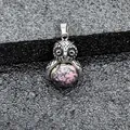 Collana con ciondolo a forma di gufo retrò con una sfera in pietra naturale rosa - Ciondolo Solo (Senza Catena) (0501) / Rodonite
