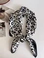 Elegantes 70cm quadratisches Halstuch mit schwarz-weißem Leopardenmuster für Damen - 70x70cm / Lächelndes Leopardenmuster (SR-Lächelndes Leopardenmuster)