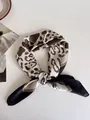 Vintage Leopard-Print Seidenimitat quadratisches Halstuch 70cm vielseitiges Mode-Accessoire - 70x70cm / Khaki Leopardenmuster Schwarzer Rand (SR-Khaki Leopardenmuster Schwarzer Rand)