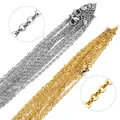 Primer plano de collares de cadena en O de acero inoxidable en plata y oro - 10 Piezas/Paquete / Colores Mezclados