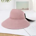 Sombrero de sol rosa de punto con lazo negro grande elegante para playa - Rosa