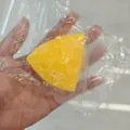 Squishy de queso triangular de 7 cm
