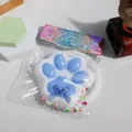 Χαριτωμένο μπλε glitter πατούσα γάτας squishy παιχνίδι κατά του στρες σε συσκευασία - Υπερμεγέθης Πατούσα Γάτας / Λευκή Βάση Μπλε Πατούσα