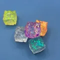 Cubi squishy in resina glitterata colorata per alleviare lo stress in varie tonalità. - Squishy formaggio al maltosio con glitter 3,5
