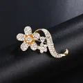 Elegant gold-tone flower brooch with sparkling clear rhinestones for weddings and suits - Five-Petal Flower Streamline Style (XD9133) / Gold