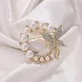 Elegant golden butterfly wreath brooch with pearls and sparkling rhinestones for women - Artificial Pearl Ring Butterfly Style (XD11446) / Gold