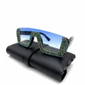 Lunettes de soleil demi-monture avec verres bleus et strass sur étui en cuir noir. - Décoration en strass / Verres Bleus / Bleu Aqua
