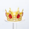 Elegante corona de aleación dorada con piedras rojas en forma de lágrima y brillantes - Diamantes de Imitación Rojos / Dorado