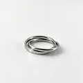 Minimalist silver interlocking double band stainless steel ring in polished finish - Size 5 / Silver
