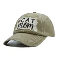 Gros plan d'une casquette de baseball kaki délavée avec un écusson brodé CAT MOM - Taille unique / Khaki