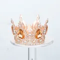 Vista detallada de una corona de aleación de oro rosa con brillantes piedras ámbar - Strass Melocotón / Rosa oro