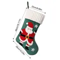 Großer grüner Plüsch-Weihnachtsstrumpf mit Weihnachtsmann-Applikation und Maßen. - Weihnachtsmann-Stil / Grün