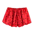 Detail von rot-schwarzen gepunkteten Bubble-Shorts mit elastischem Bund und Puffsaum-Design - XS / Unterteile / Rot