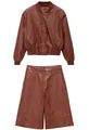Vue détaillée de l'ensemble veste bomber et short assorti en similicuir marron élégant - XS / Haut Et Bas / Marron