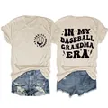 Vista detallada del estampado retro In My Baseball Grandma Era en camiseta gráfica beige - S / Tops / Arena
