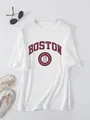 Oversized wit T-shirt met Boston US 1630 grafische print, casual zomerse look voor haar. - Wit