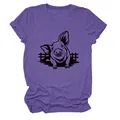 Dettaglio della simpatica stampa a testa di maiale su t-shirt viola a maniche corte - Taglia S / Top / Viola (Lettere Nere)