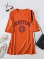 Detailweergave van oranje casual T-shirt met korte mouwen en Boston US 1630 print - Oranje
