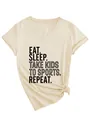 Vue détaillée du t-shirt beige à col en V avec impression texte sport pour femme - S / Hauts / Sable