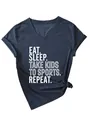 Détail du t-shirt bleu marine à col en V avec texte imprimé sur le thème du sport - S / Hauts / Bleu Marine
