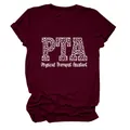 Camiseta granate con diseño PTA de leopardo y texto de Physical Therapist Assistant. - S / Tops / Burdeos