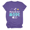 Detalle de la camiseta jaspeada violeta Teacher Mode Off con gráfico de verano - S / Tops / Púrpura (Texto Blanco)