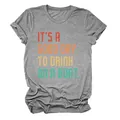 Detalle de camiseta gris con estampado colorido 'IT'S A GOOD DAY TO DRINK ON A BOAT' - S / Tops / Gris oscuro