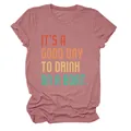 Detailansicht eines mauvefarbenen Damen-T-Shirts mit buntem Vintage-Spruch-Print - S / Oberteile / Roségold