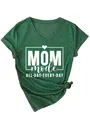 Detalle de camiseta verde jaspeada cuello en V con estampado blanco de "MOM mode" - Verde Vintage (Fuente Blanca)