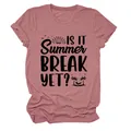 Detailansicht des Damen-T-Shirts in Mauve mit Summer Break-Slogan und weichem Stoff - S / Oberteile / Roségold (Schwarzer Text)