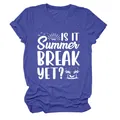 Detail der weißen "Is It Summer Break Yet?" Grafik auf dem blauen Damen T-Shirt - S / Oberteile / Vintage-Blau