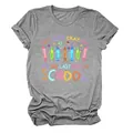 Detailweergave van een grijs gemêleerd t-shirt met kleurrijke 'Get Your Cray On' schoolprint - S / Tops / donkergrijs