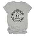 Vue détaillée du T-shirt gris avec le motif circulaire Lake imprimé sur le devant - S / Hauts / Gris clair